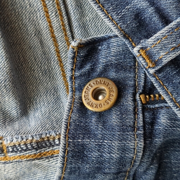 DKNY SOHO Jeans Women's Size 8 Blue Flare Distressed Faded Dark Wash - Picture 5 of 8